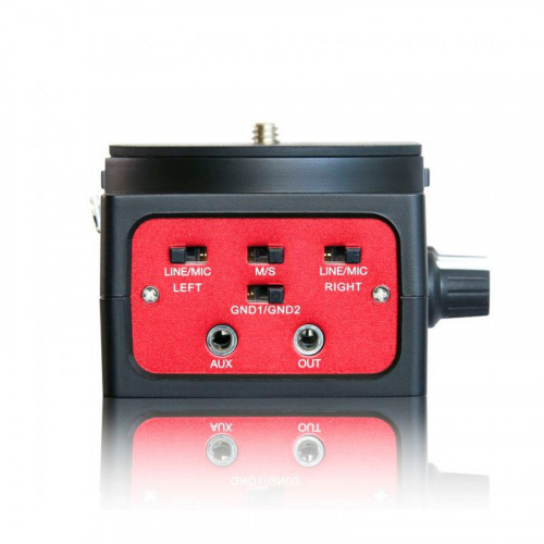 Накамерный микшер Saramonic SR-AX101