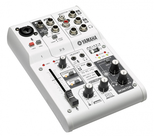 Микшерный пульт YAMAHA AG03