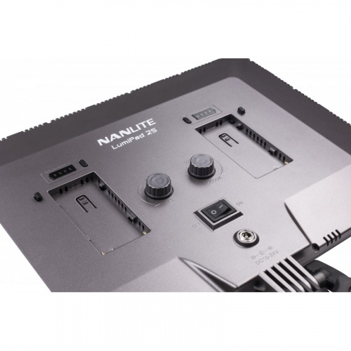Профессиональная Светодиодная лампа LumiPad 25 2kit with Power Adapter & Battery