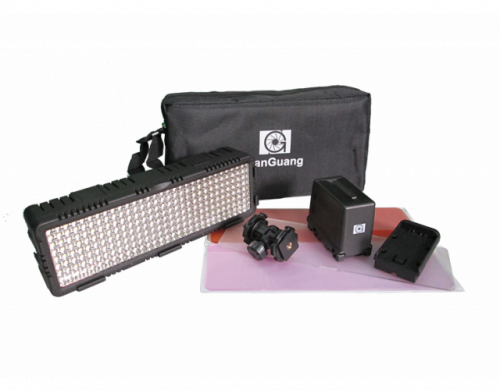 LED светильник 5600К, мощность – 14,4Вт, 240 светодиодов, 1330Лм Nanlite (Nanguang) CN-2400 Pro 5600K